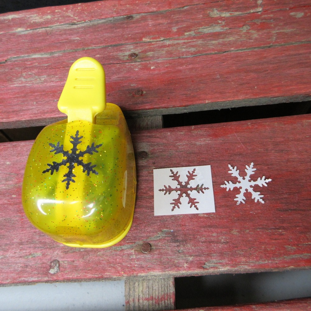 EK Success Snowflake Paper Punch Craft Tool Yellow Glitter Winter Holiday